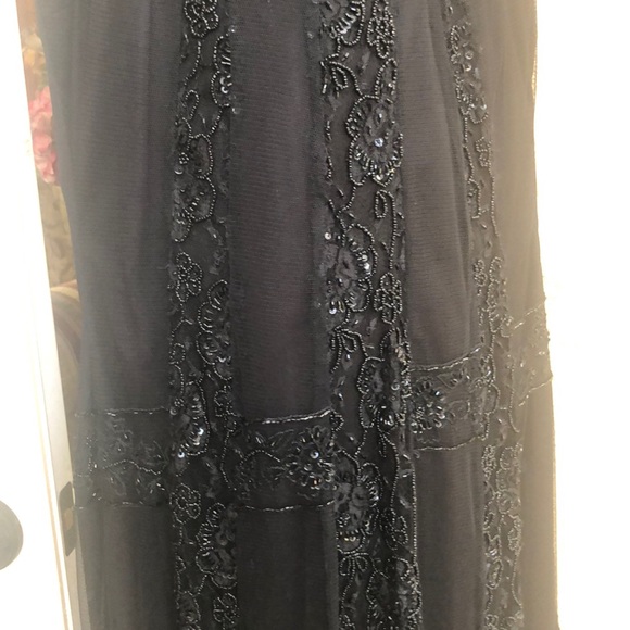 Dress - Picture 4 of 6